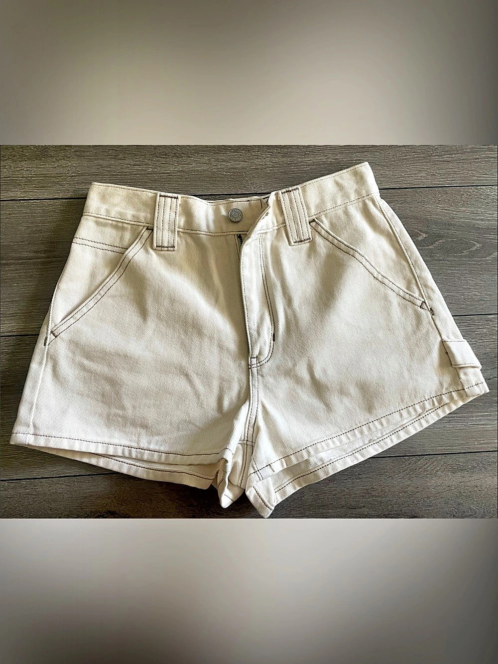 PacSun Bone Carpenter Shorts Cargo Shorts in Cream